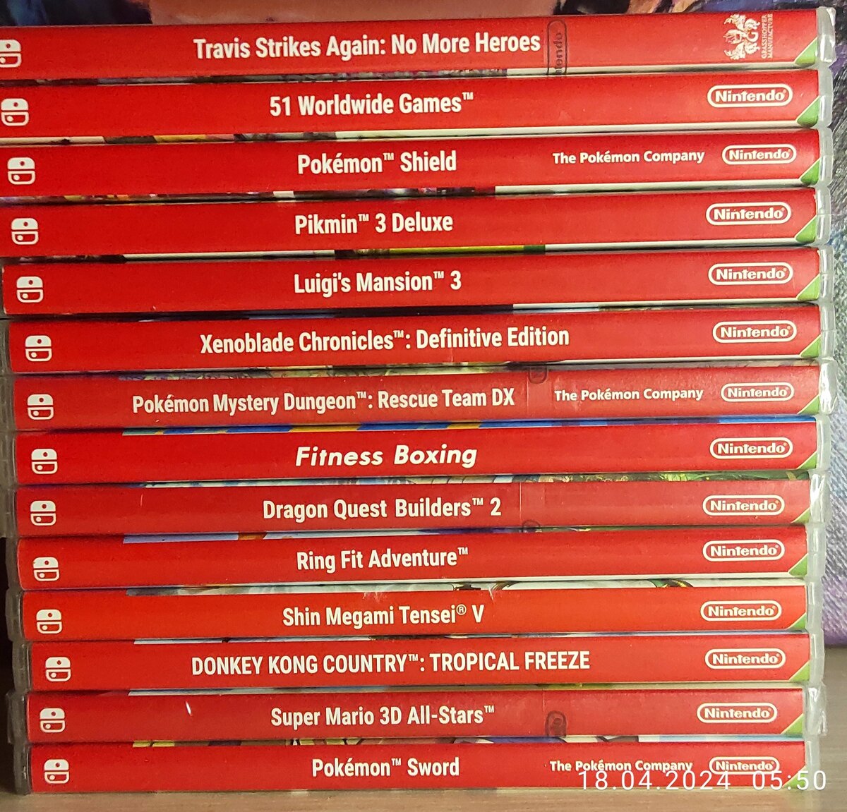 Здесь показаны игры для России , бледно зеленый цвет , на всех картриджах написано RUS ,  к сожалению  из данных игр только одна игра с русскими субтитрами .