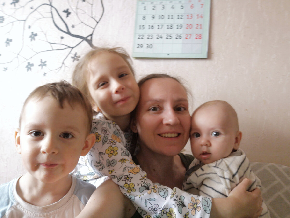 В здоровой семейной иерархии в центре - не дети 