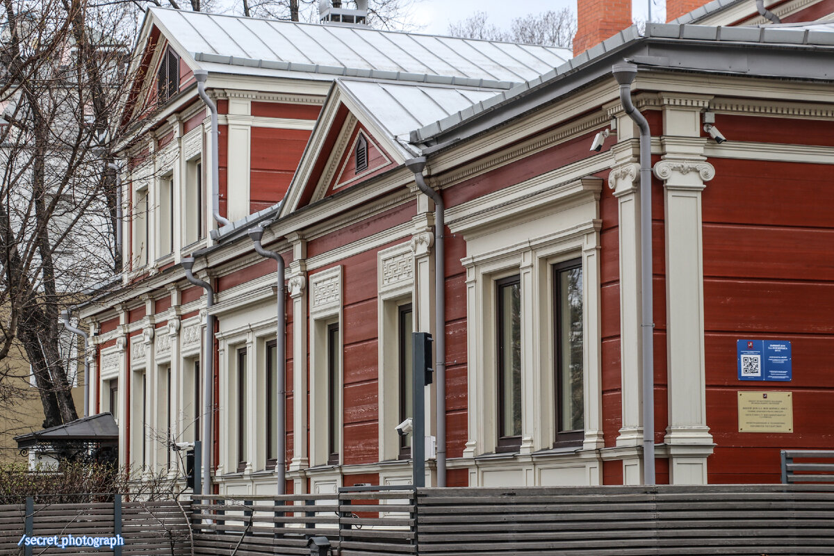 Деревянная усадьба Эдуарда Беренса в Гусятниковом, или «Та половина  усадьбы, которой повезло» | Тайный фотограф Москвы | Дзен