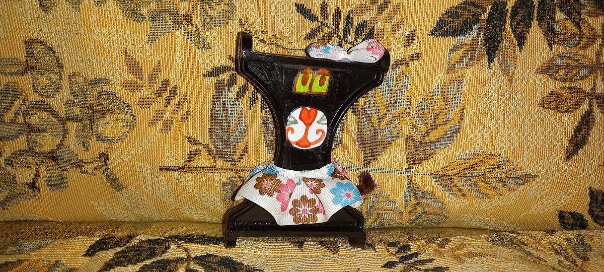 Романтичная кошечка Руфина. У неё носик-сердечко.