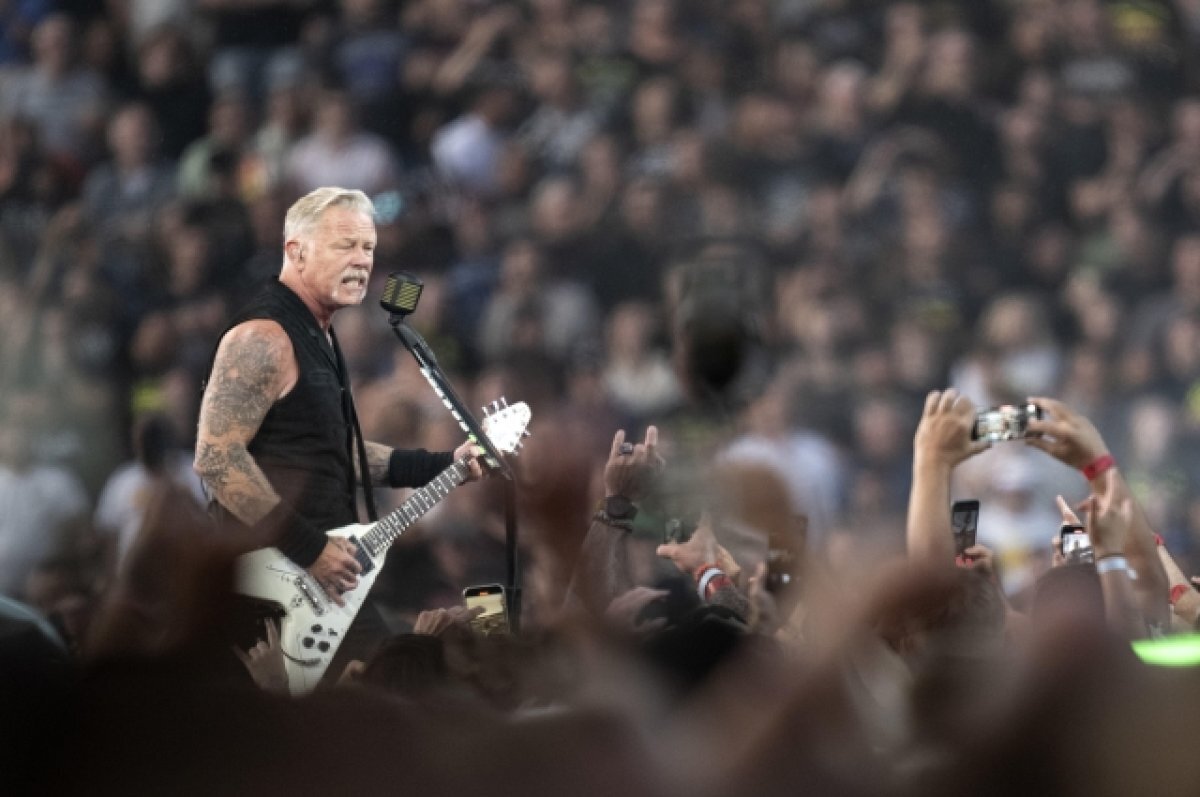    Лидер группы Metallica сделал татуировку из праха лидера группы Motorhead
