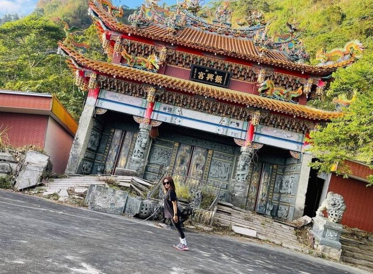 Кто падает? Никто не падает, все РОВНО СТОЯТ