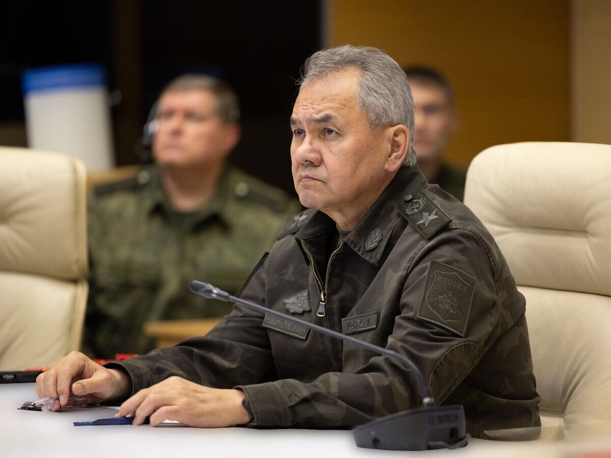    Министр обороны РФ Сергей Шойгу во время проверки пункта одного из объединений Западной группировки войск в зоне проведения СВО© РИА Новости / Министерство обороны РФ
