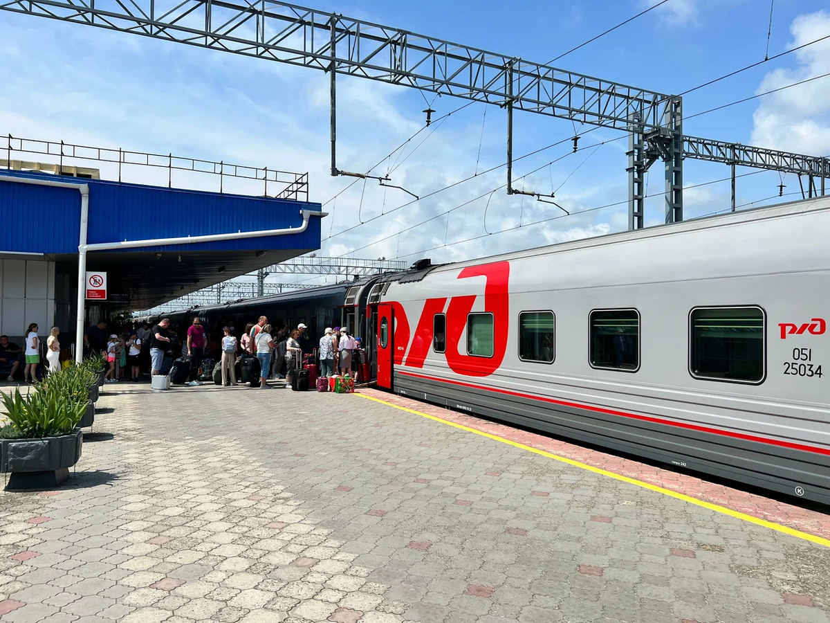 В самые жаркие месяцы стоимость билетов на старые поезда практически та же, что и на новые. Фото: Michael Mankevich / Яндекс Карты