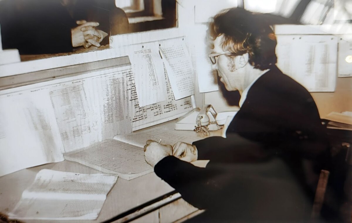 Дежурный по депо ст. Саянская В. В. Логинов. 1979 год.