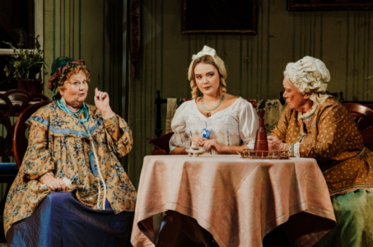    Классика на сцене.