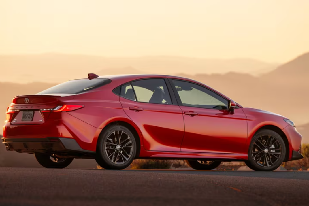 Новая Toyota Camry 2025: первый тест