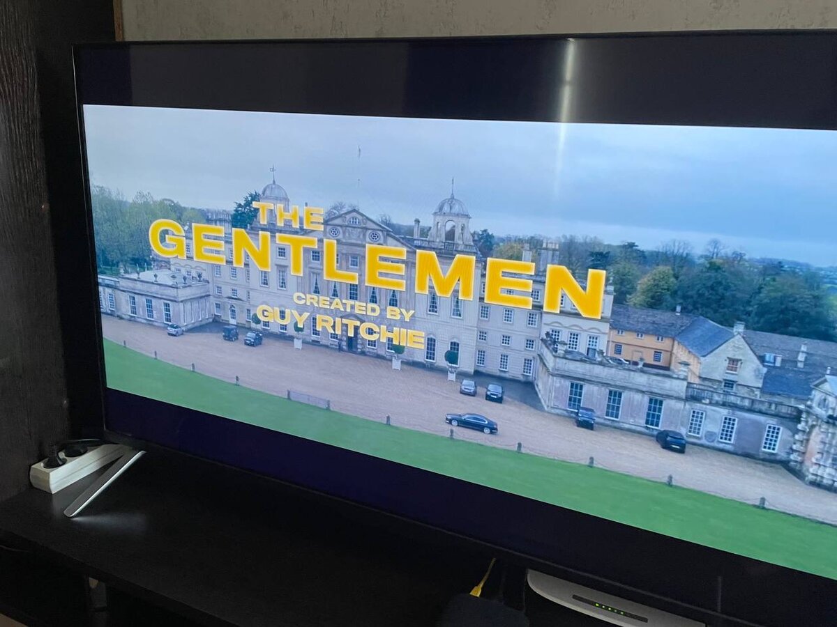 Джентльмены (The Gentlemen) (2024), режиссеры - Гай Ричи, Нима Нуризаде, Эрен Криви, Дэвид Кэффри 