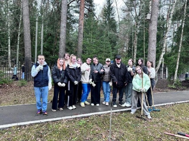    Студенты колледжа пищевой промышленности навестили ветеранов в доме-интернате «Лесное»
