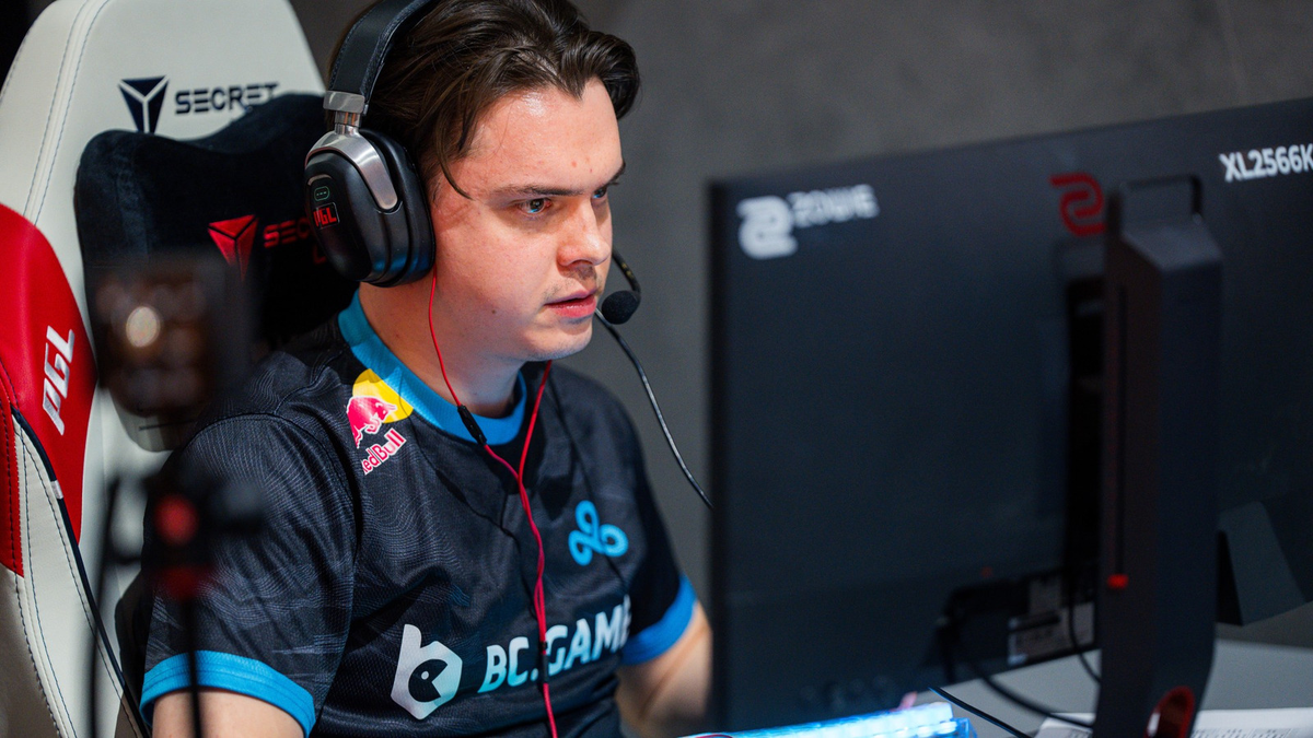     Денис electroNic Шарипов покинул Cloud9 15 апреля