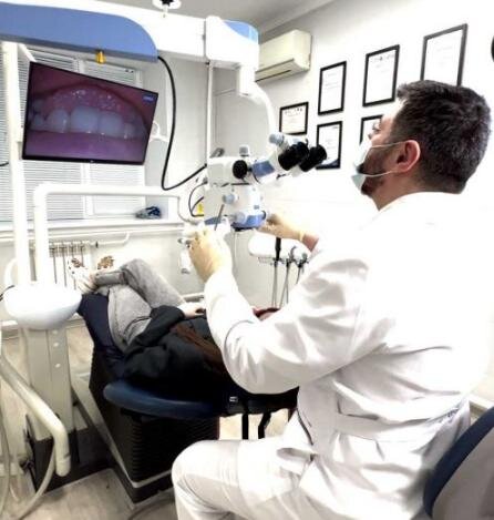 Лечение зубов с применением микроскопа