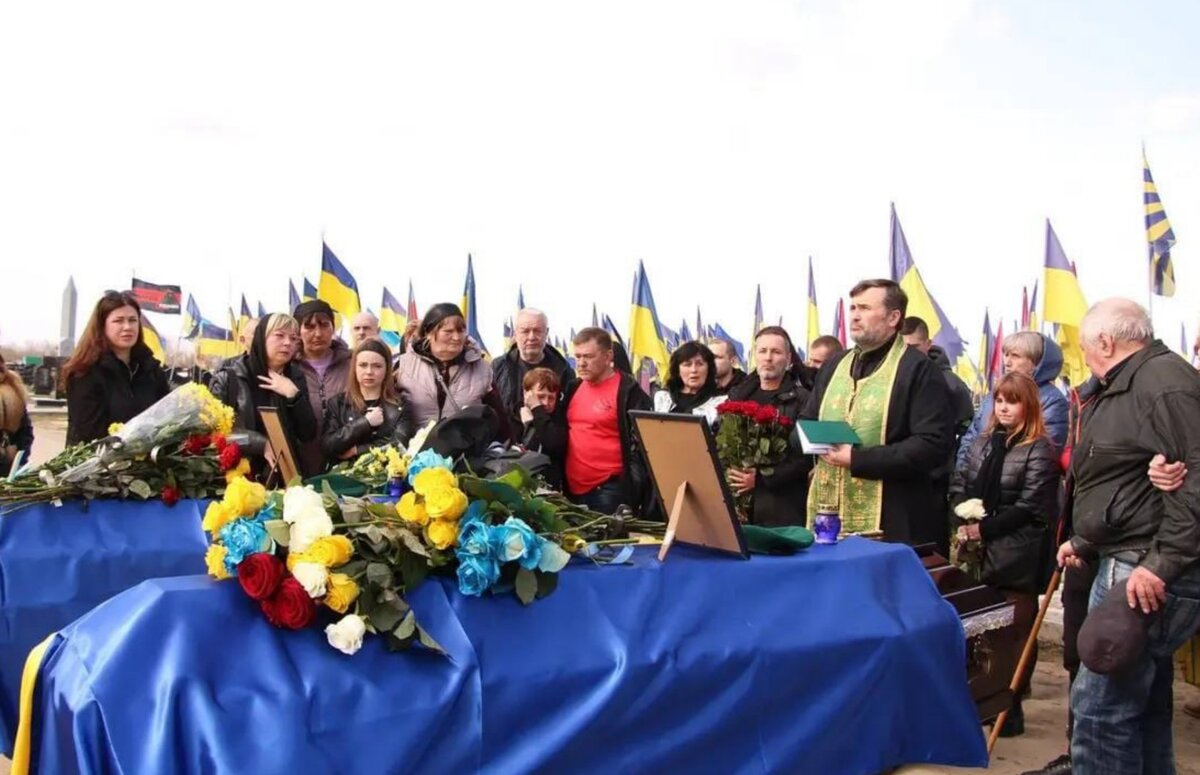 Косяком пошли гробы за кордон. Россия начинает охоту за наёмниками на Украине