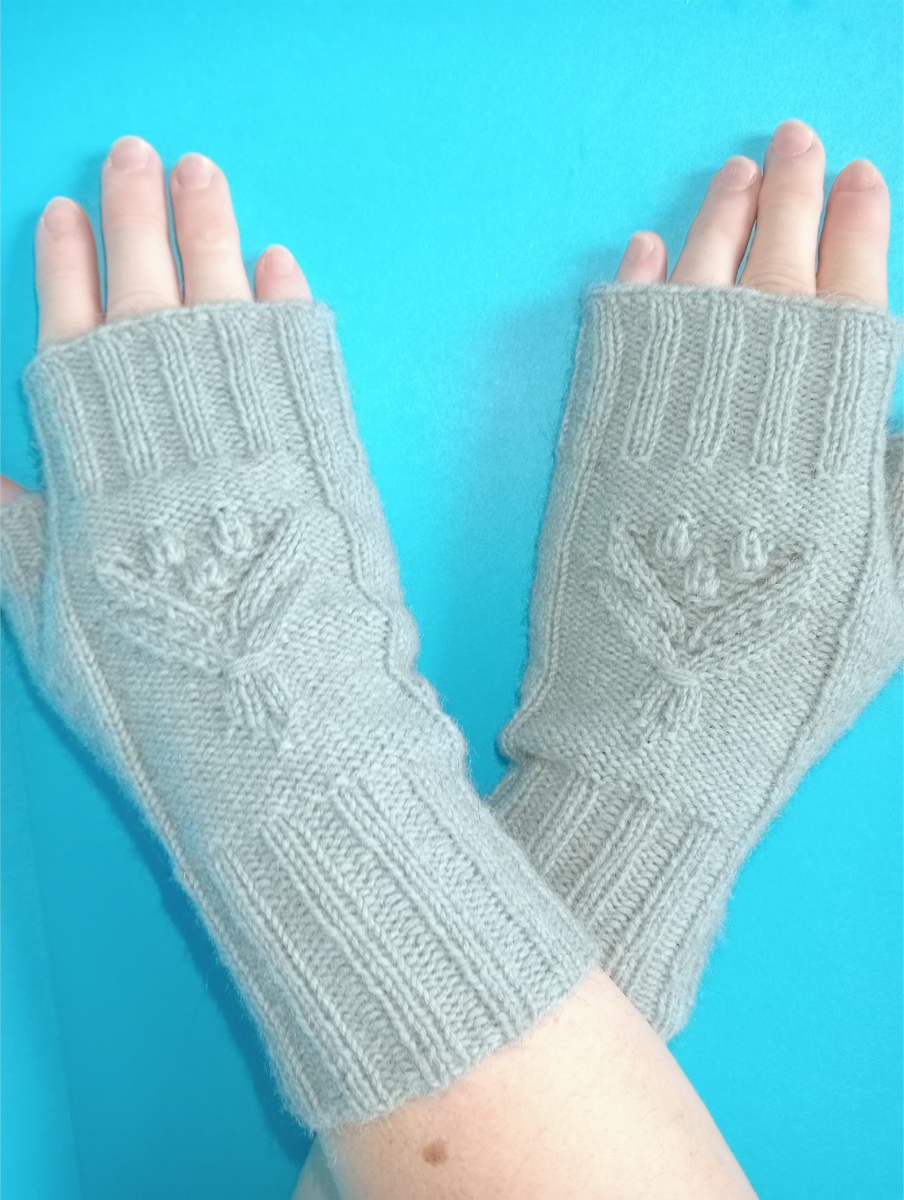 Митенки "Весенний букет", фото авторов