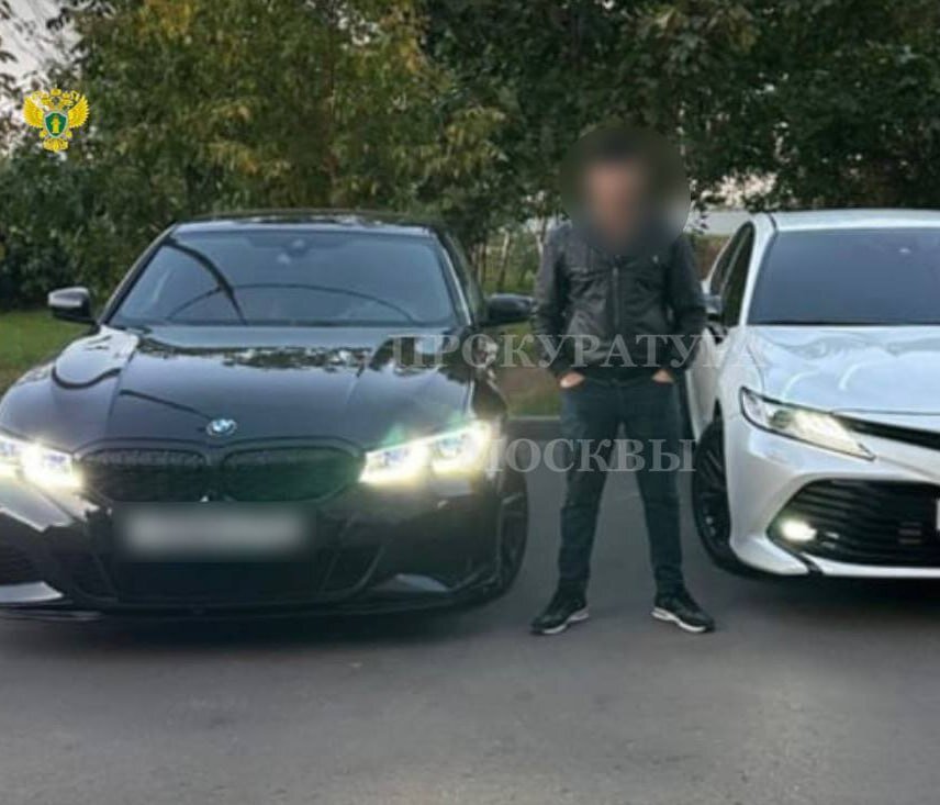 В брошенном автомобиле BMW нашли оружие 