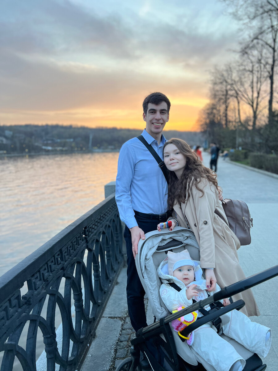 Я, Муж и дочка Викуша на набережной ❤️🌇