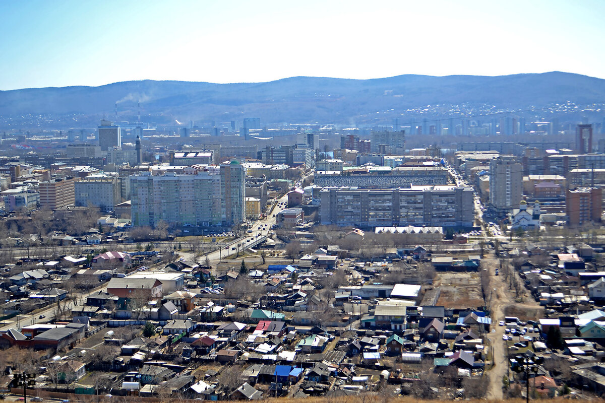     Большой кусок земли, оставшийся от старого деревянного Красноярска в пойме реки Качи