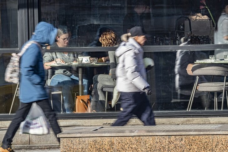    Число граждан с доходами ниже "границы бедности" в 2023-м составило 13,5 млн. человек. Фото: Konstantin Kokoshkin/globallookpress