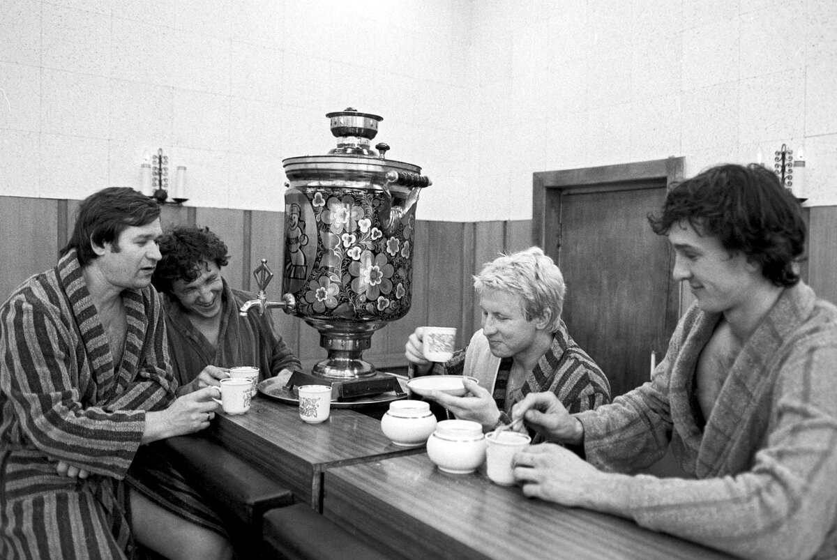 Микс из хоккейных баек. «Кларк пока шайбу вбросят, ударит и по ...