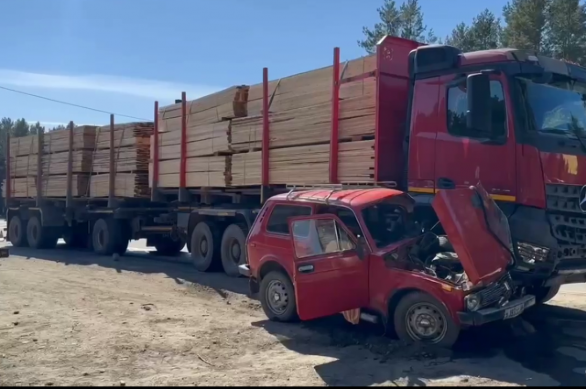    Один человек погиб в ДТП при столкновении с грузовиком в Иркутской области