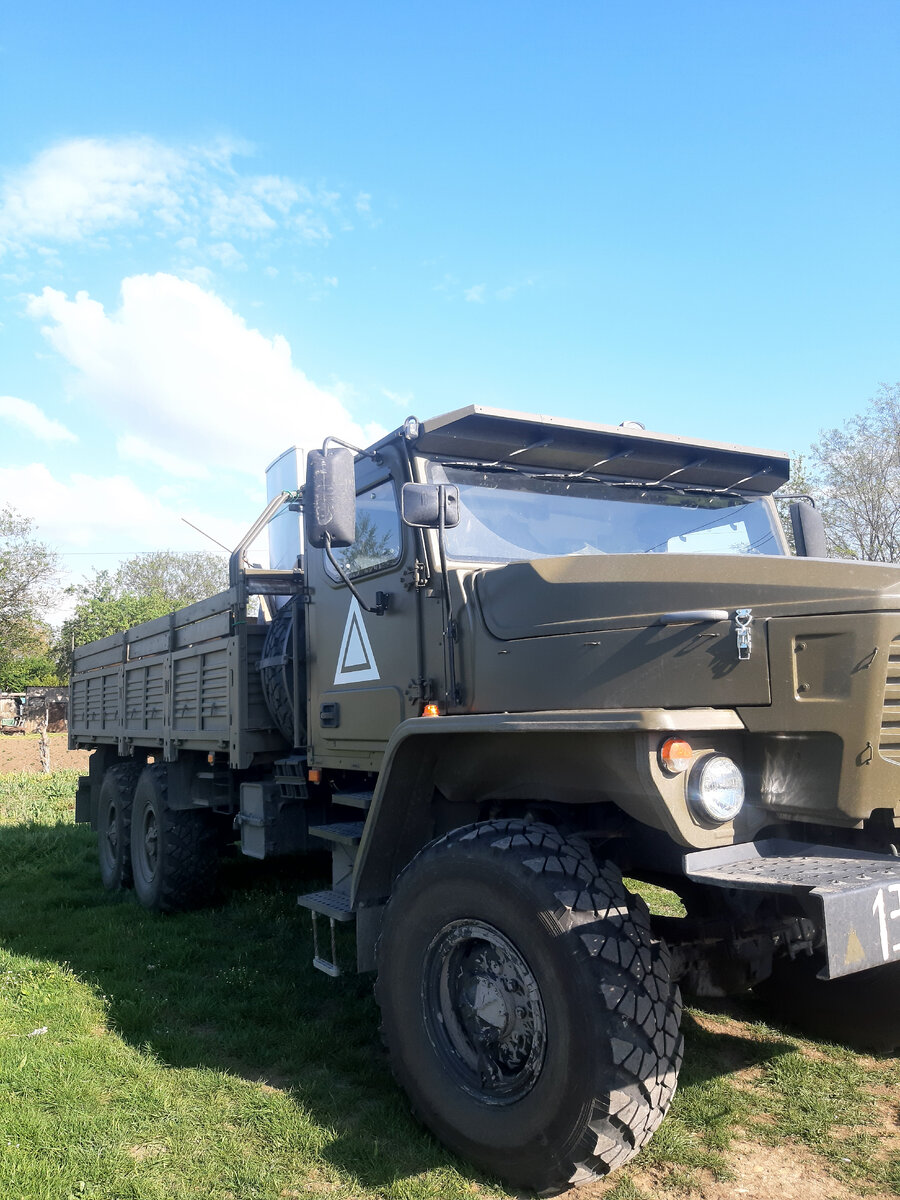 Мой дракон с гуманитаркой для бойцов.