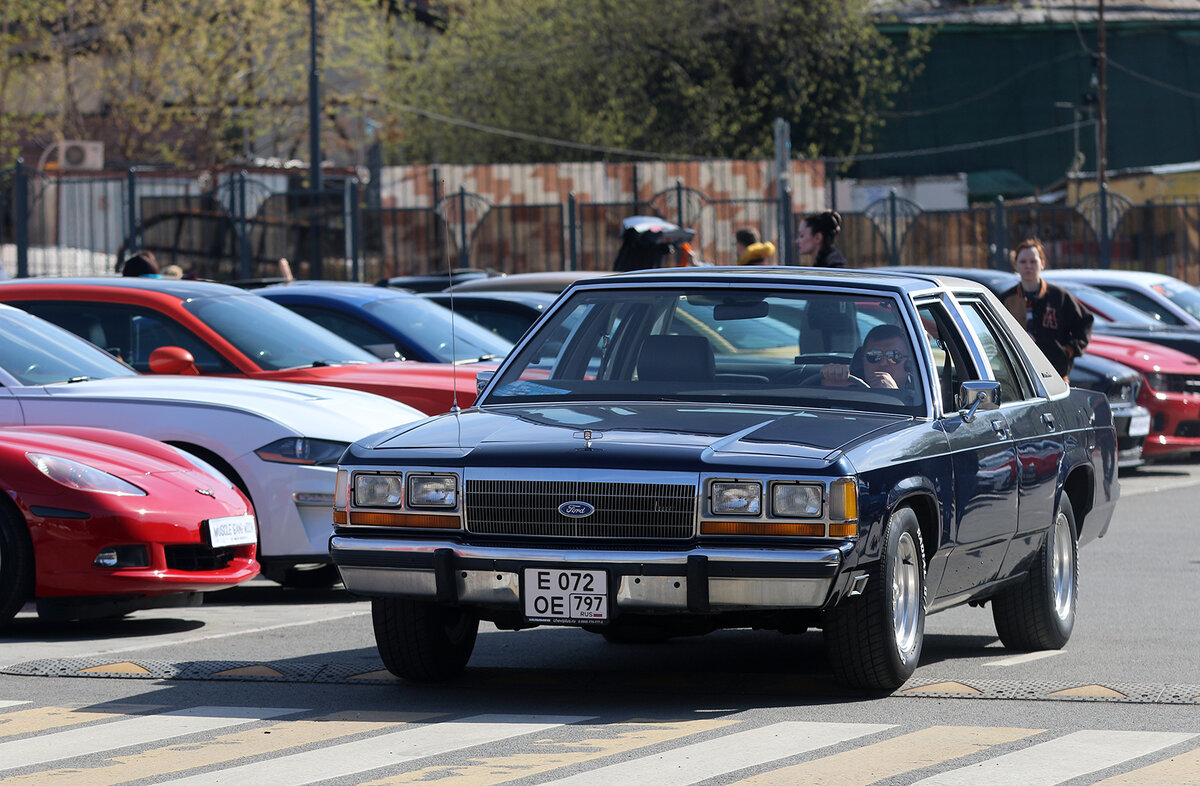 Ford Crown Victoria 1989 г.в.