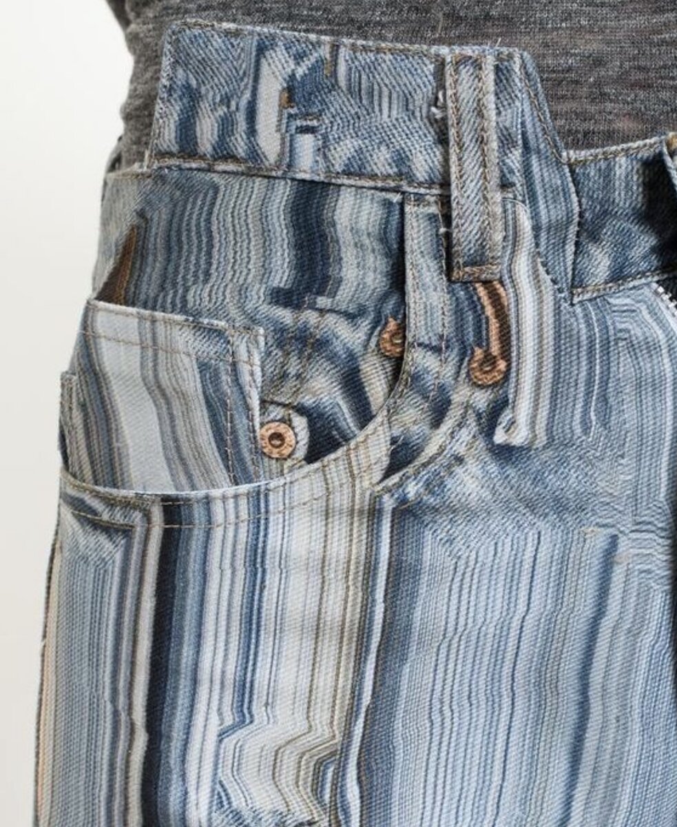   Смотришь на вещи и видишь джинсовые изделия, но стоит присмотреться ближе, и понимаешь - это иллюзия...-1-2