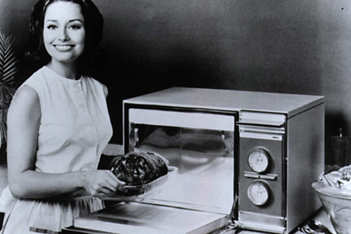     Потянулся в карман за шоколадкой и изобрел микроволновку: необычная история Перси Спенсера