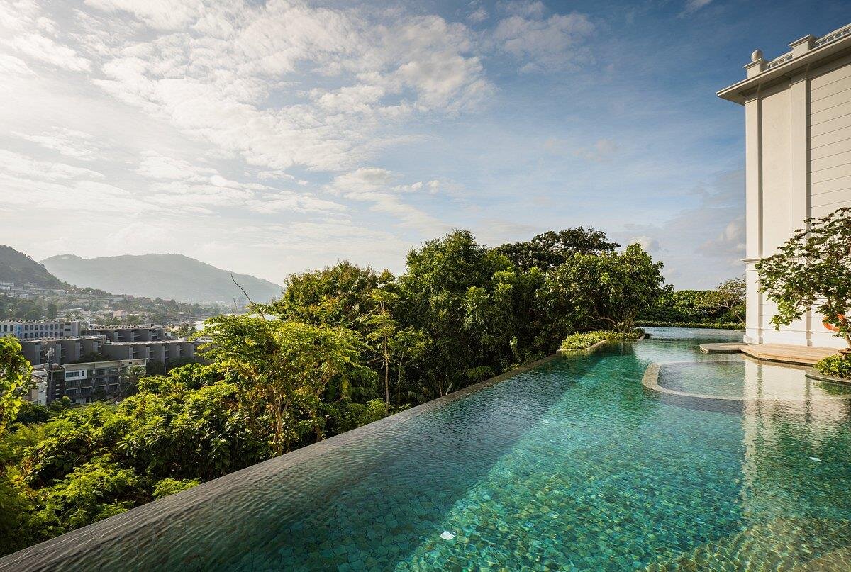 Природа вокруг отеля Marina Gallery Resort Kacha Kalim Bay на Пхукете. - грамотное дополнение природных чудес рукотворными сооружениями для удобства от дизайнеров и ваш отдых превращается в сказку.