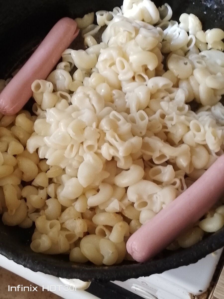 Разогреваю на сковороде. 