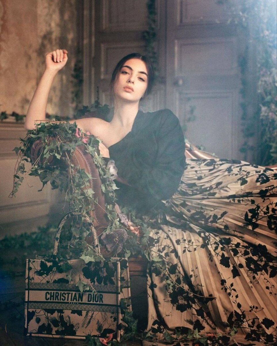 Фото: Dior / Instagram (входит в корпорацию Meta, признана экстремистской и запрещена в России).
Дева Кассель в рекламе Dior 