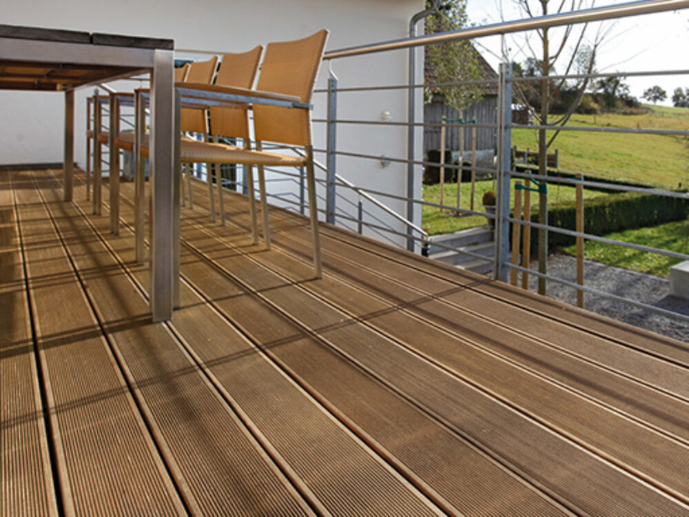 Использование террасной доски в загородном строительстве