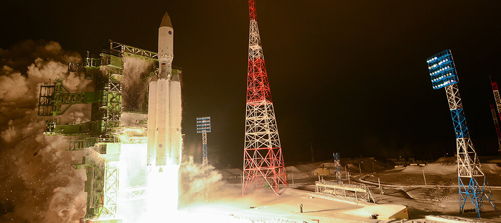Старт ракета-носителя "Ангара-5".  roscosmos.ru