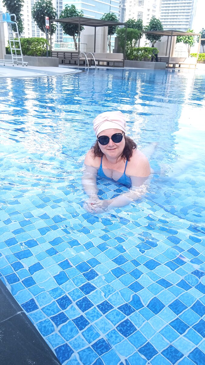 Это я в бассейне