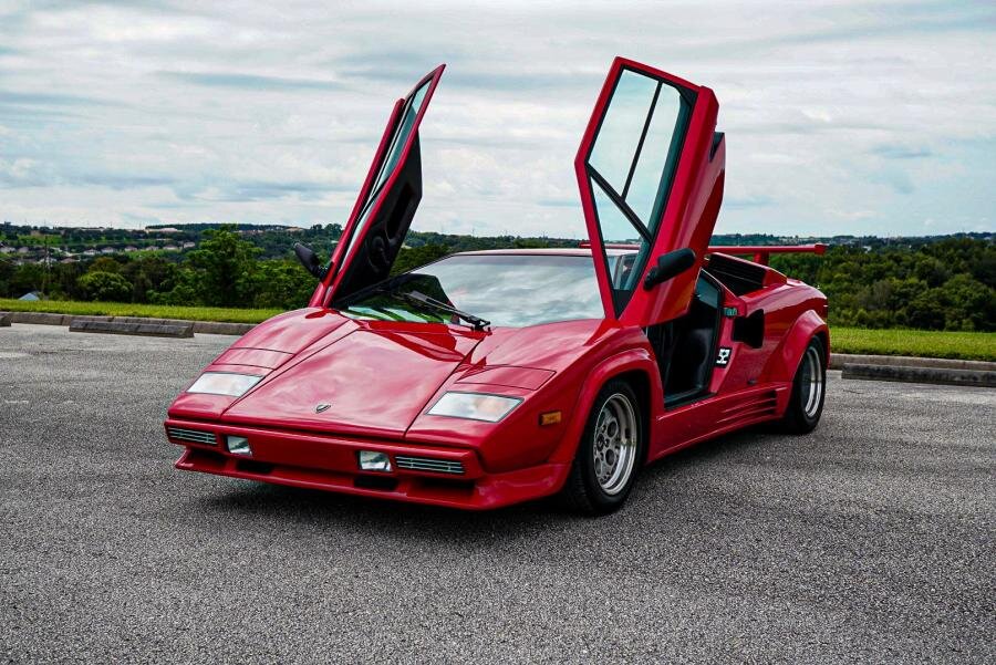 https://auto.vercity.ru/gallery/img/automobiles/Lamborghini/1988%20Lamborghini%20Countach%20LP5000%20S%20Quattrovalvole%20(ZA9CA05A4JLA12334)%20(Bertone)/900x/1578662486_55.jpg