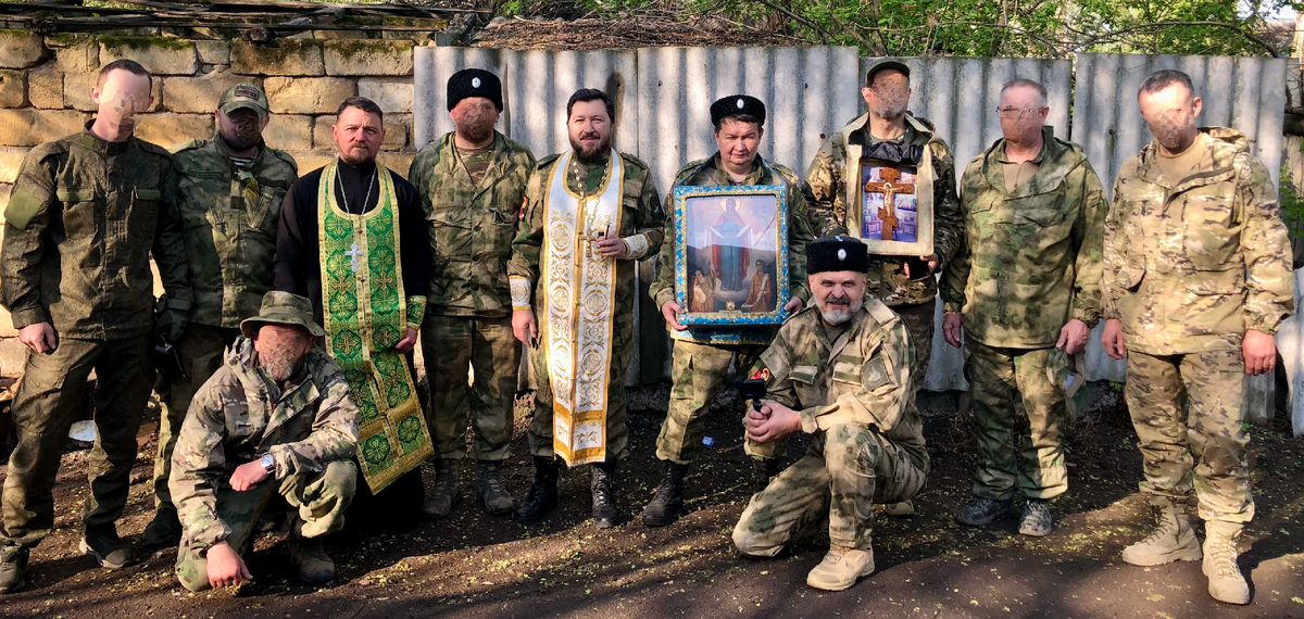 Кругосветная икона Покрова Пресвятой Богородицы впервые побывала в зоне проведения СВО под Луганском.-2