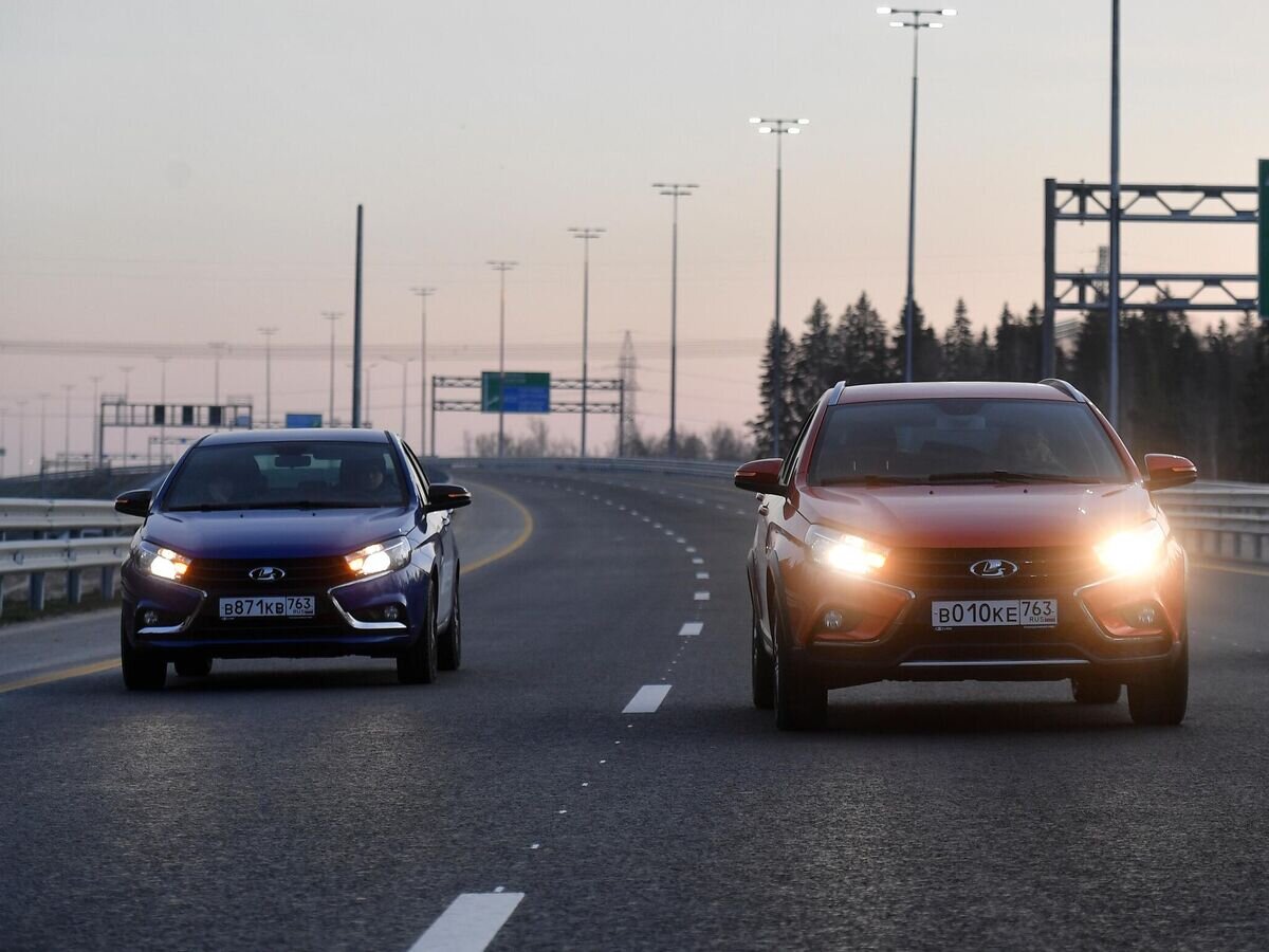    Автомобили Lada© РИА Новости / Алексей Куденко