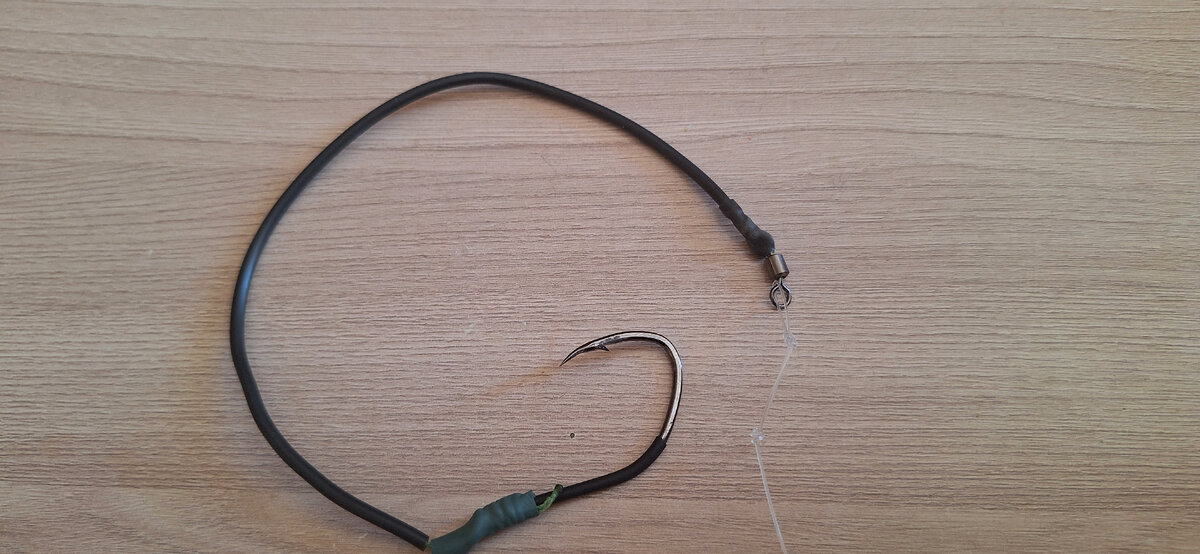 леска 0.6 привязал к поводку