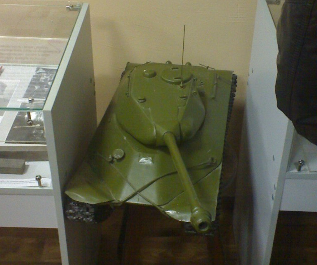 Чудом сохранившийся макет ИС-2 большой модернизации.