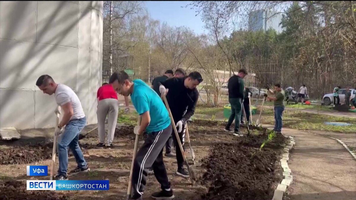    В Уфе прокуроры провели субботник в Центре содействия семейному воспитанию имени Шагита Худайбердина