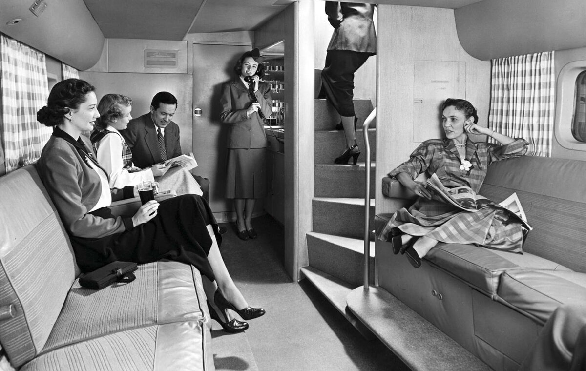 От бомбардировщика с плетеными  креслами и панорамными окнами — до инновационного аэробуса с  дизайнерским бизнес-классом.