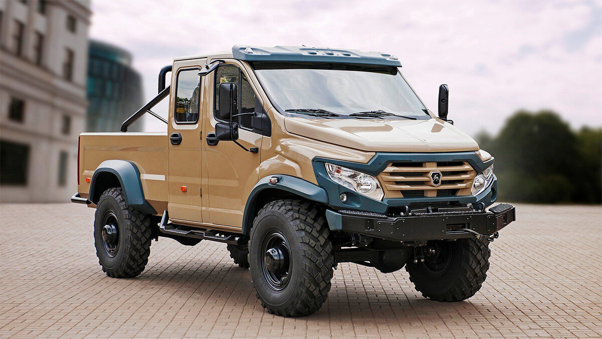 Помимо кабины семейства "Next" он получил турбодизель ЯМЗ-534 мощностью 149 л.с. (максимальный крутящий момент 490 Нм), полный привод с жестко подключаемым передним мостом, 