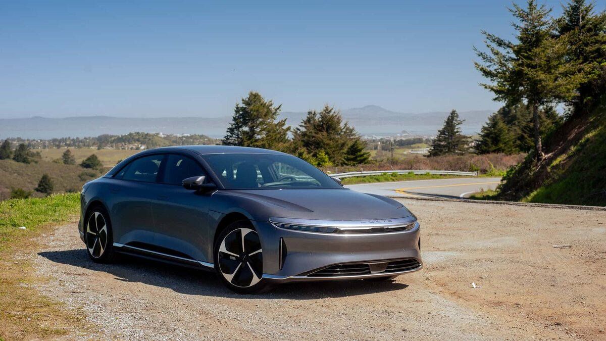 Lucid Air Pure 2024 - самая дешёвая, но одна из самых лучших модификаций американского электрокара