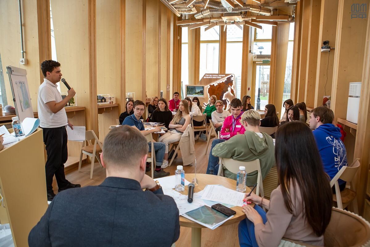    Представительство Югры с ДОМ.РФ провели студенческую интеллектуальную игру по развитию региона