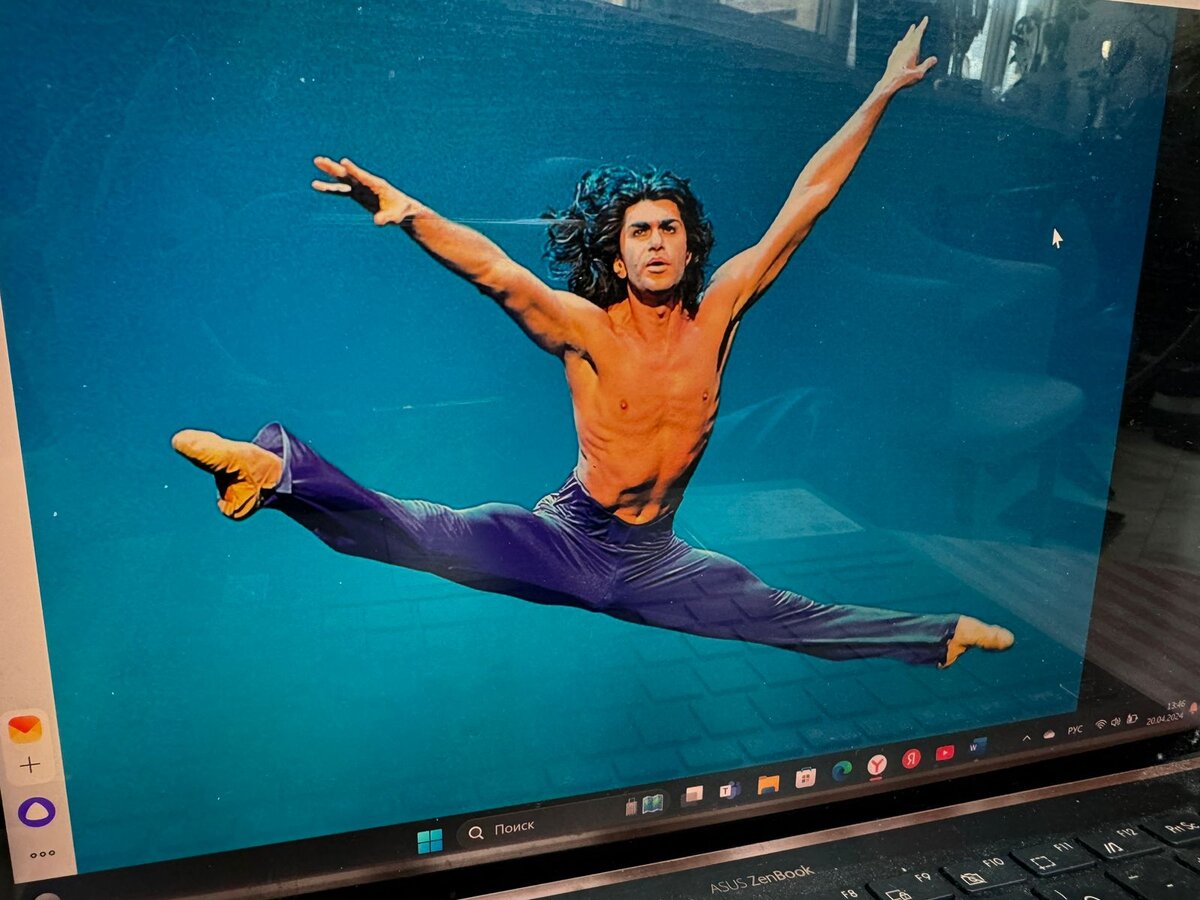 Интернет пестрит великолепными изображениями великого артиста балета