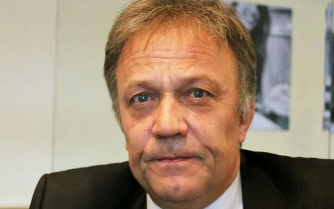 Петер Иискола