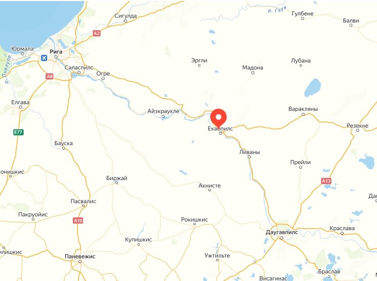 Екабпилс на карте. голубым отмечена акватория Рижского залива балтийского моря.
