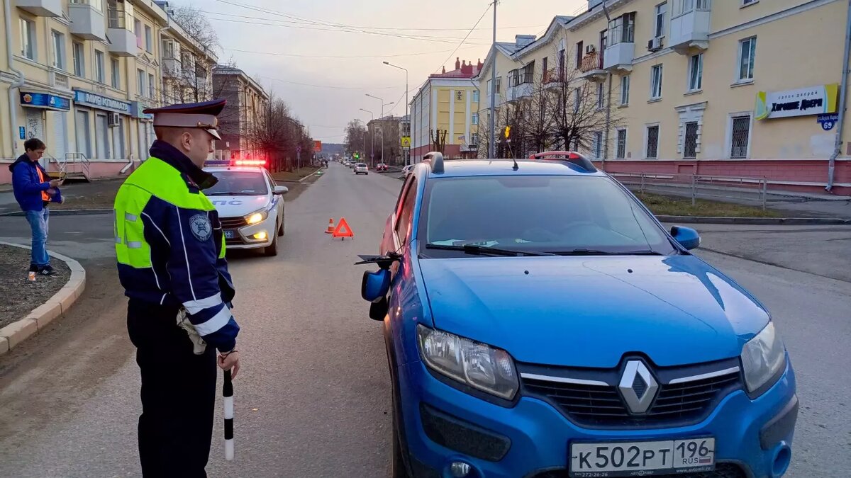 Резко повернула налево: 12-летняя велосипедистка врезалась в автомобиль в  Тагиле | Новости Тагила TagilCity.ru | Дзен