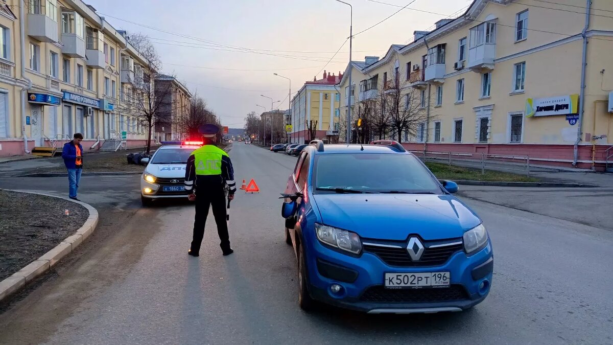 Резко повернула налево: 12-летняя велосипедистка врезалась в автомобиль в  Тагиле | Новости Тагила TagilCity.ru | Дзен