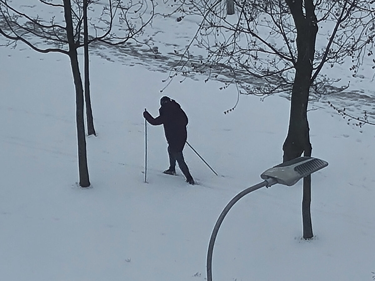 это не постановка, а самая обыкновенная улица Санкт-Петербурга