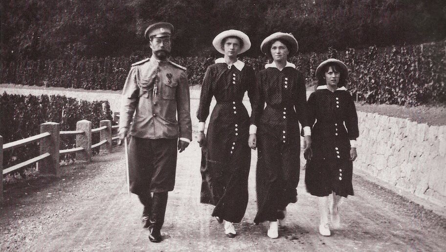 Николай, Ольга, Татьяна, Анастасия